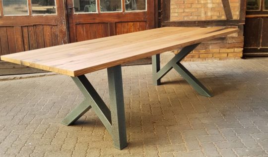 Table chêne & acier – 1800€